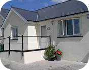 Self catering holiday cottage with wetroom. Cottage near Pendine.