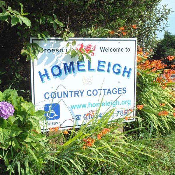 Homeleigh Country Cottages welcome sign Homeleigh Country Cottages welcome sign
